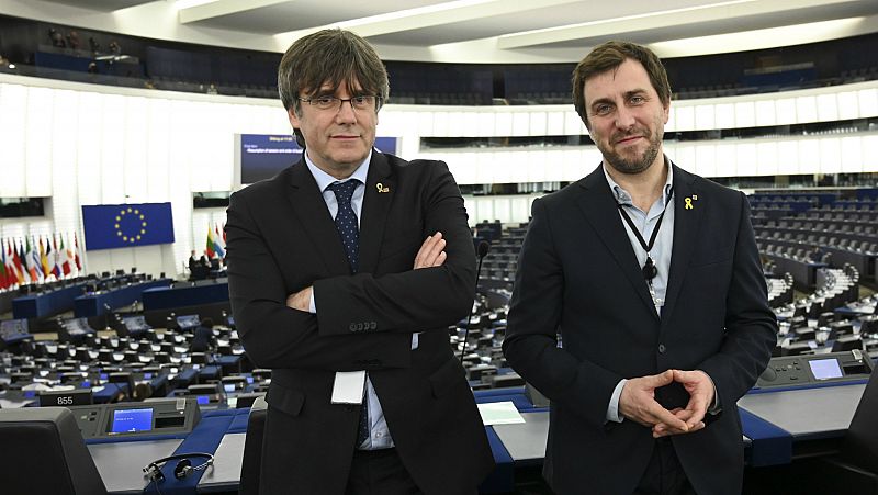 Puigdemont defiende la autodeterminación en su primera intervención en el Parlamento Europeo