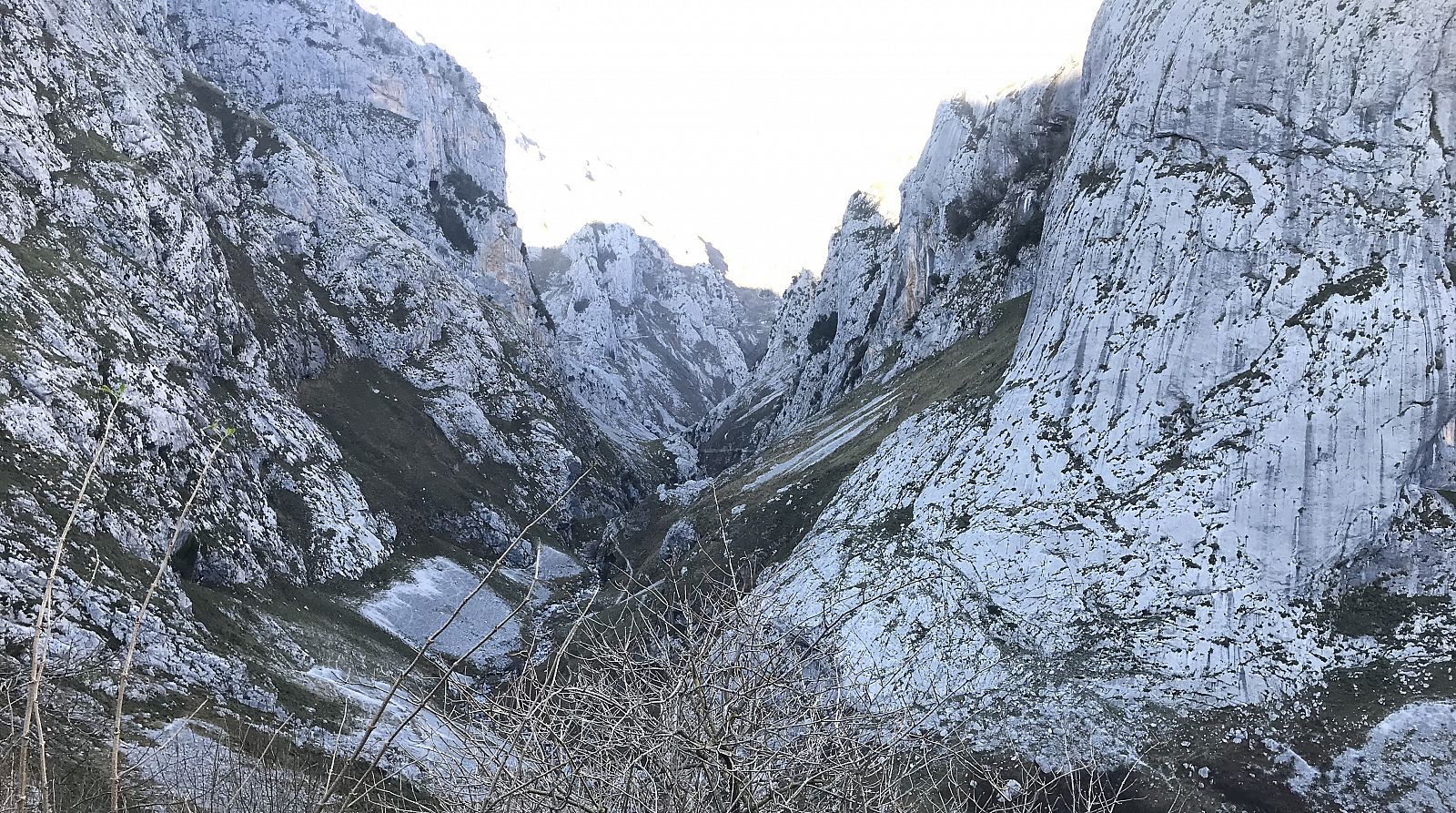 Nos subimos en el funicular de Bulnes (Asturias) - España Directo | Ver