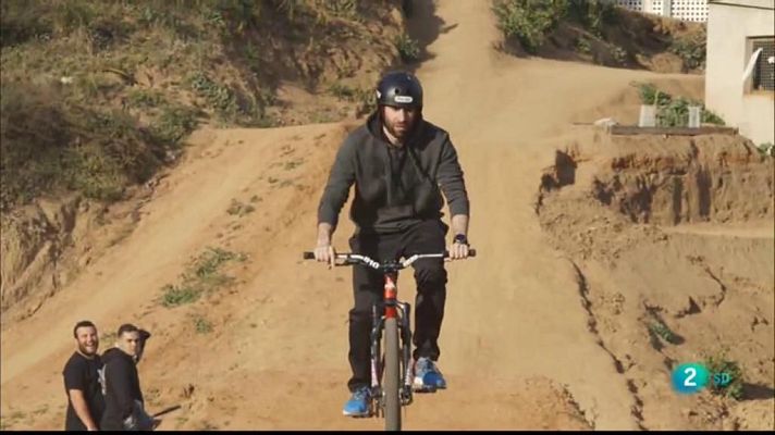 Insòlits - Dirt jump, l'esport dels salts i els trucs en bicicleta