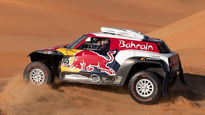 Carlos Sainz, a 374 kilómetros de ganar su tercer Dakar