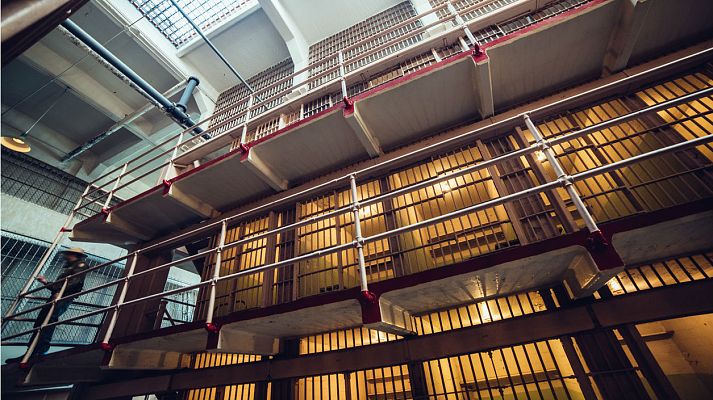 Telediario 1 - Funcionarios de prisiones denuncian falta de personal