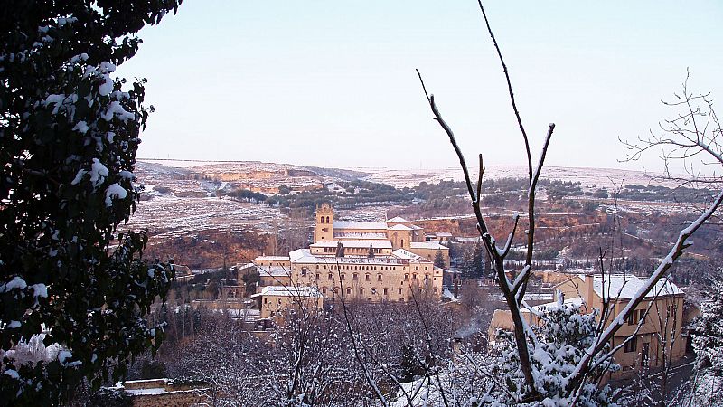 Descenso generalizado de las temperaturas, con ocho provincias en riesgo por nieve y oleaje - ver ahora 