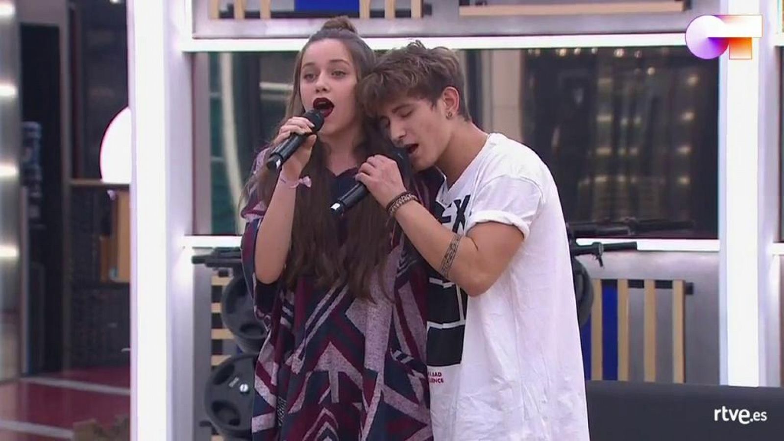 OT 2020 | Eva y Nick cantan "Little Talks" en el segundo pase de micros de Operación Triunfo 2020