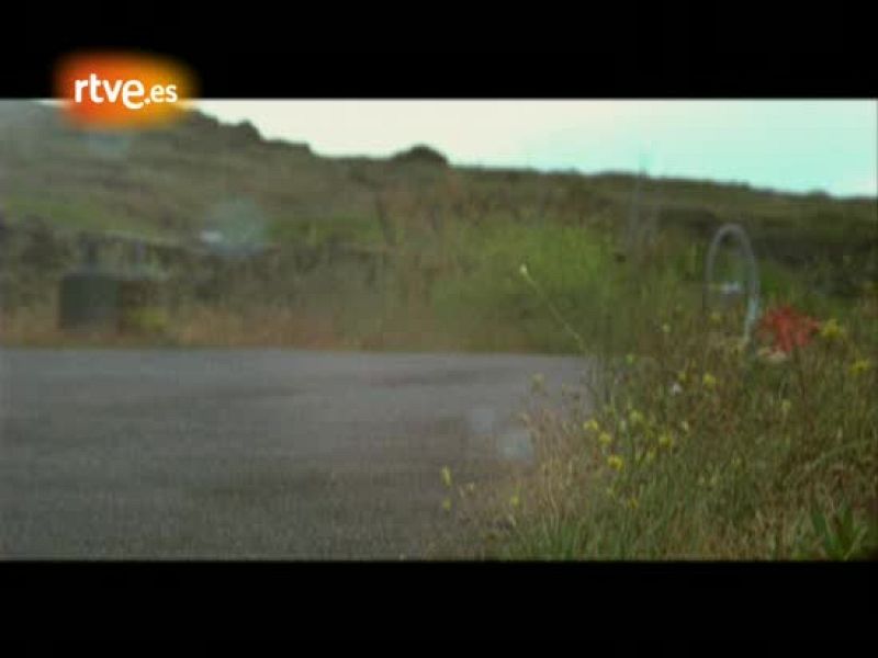 Éste es el video de promoción de la próxima edición de la Vuelta ciclista a España que comenzará a finales de agosto. La cantante ovetense Zahara ha sigo la encargada de poner la letra y la música a la sintonía.