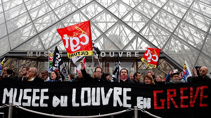 Telediario 1 - Las protestas contra la reforma de las pensiones de Macron obligan a cerrar el Museo del Louvre