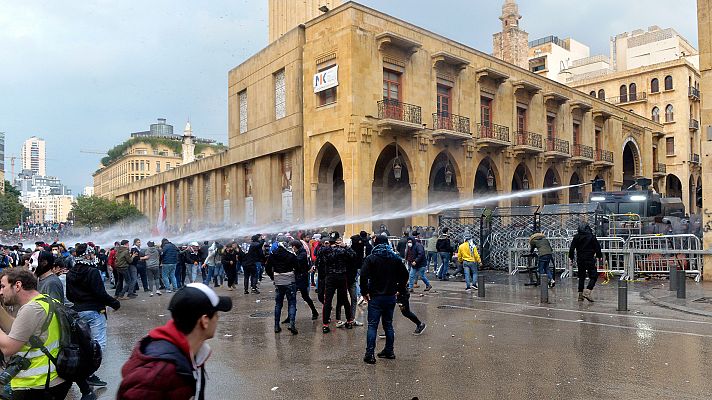 Más de 160 manifestantes heridos en enfrentamientos contra las fuerzas de seguridad en Beirut