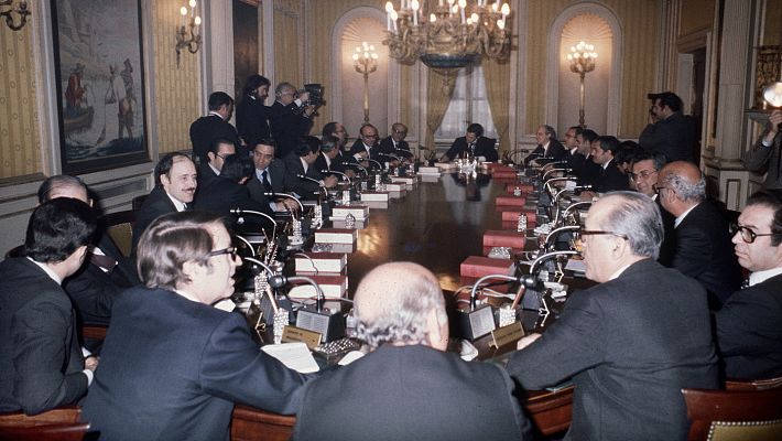 Parlamento - Los gobiernos de la democracia