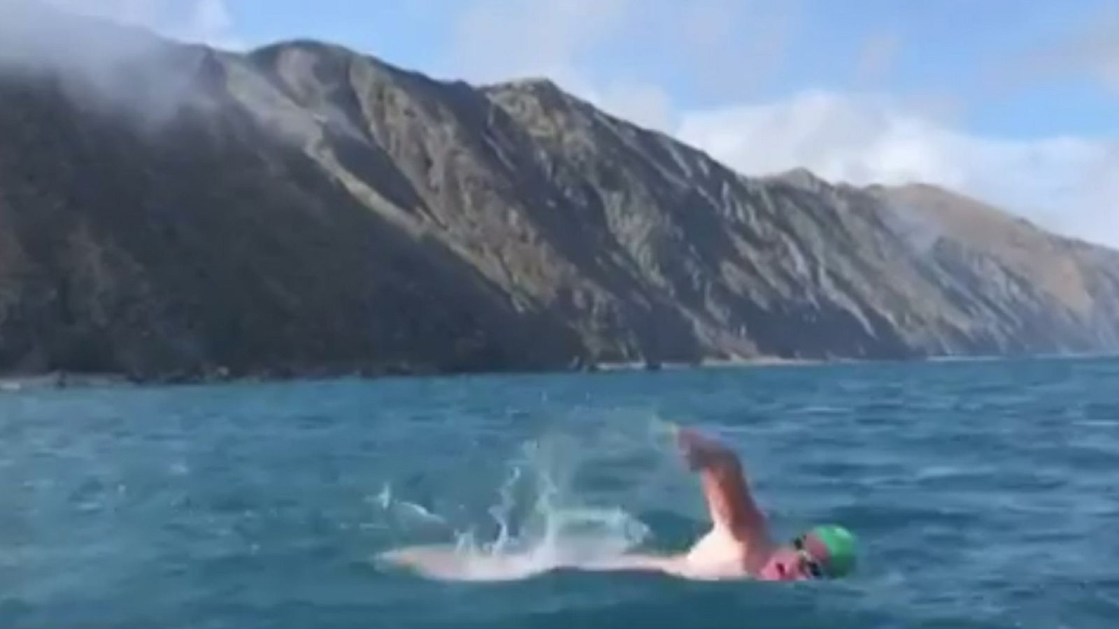 Crivillés cruza el Estrecho de Cook y completa desafío de los `Siete océanos¿