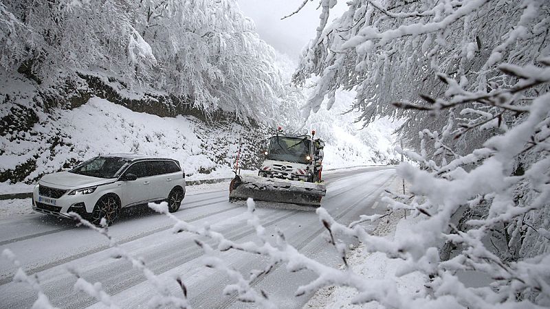 Gloria, la primera borrasca del año, cubre la Comunidad Valenciana de nieve