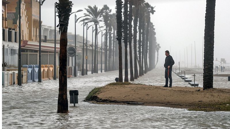 La borrasca 'Gloria' provoca grandes destrozos en las playas de Baleares y la Comunidad Valenciana