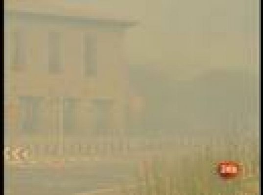  - Sigue activo el fuego de Tarragona