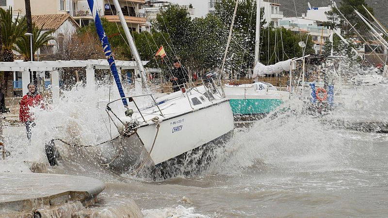 Ascienden a ocho los muertos por el temporal Gloria, que azota con virulencia el Mediterráneo