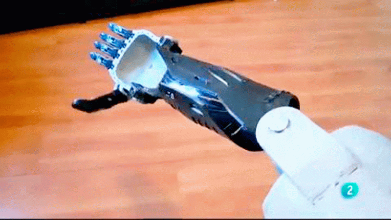 La aventura del saber Ayúdame3D, emprendimiento solidario