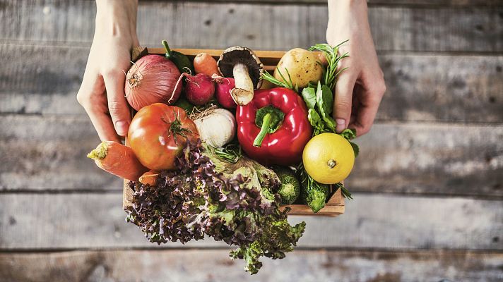 Dinamarca da una segunda oportunidad a las frutas 'feas': la belleza está en el interior