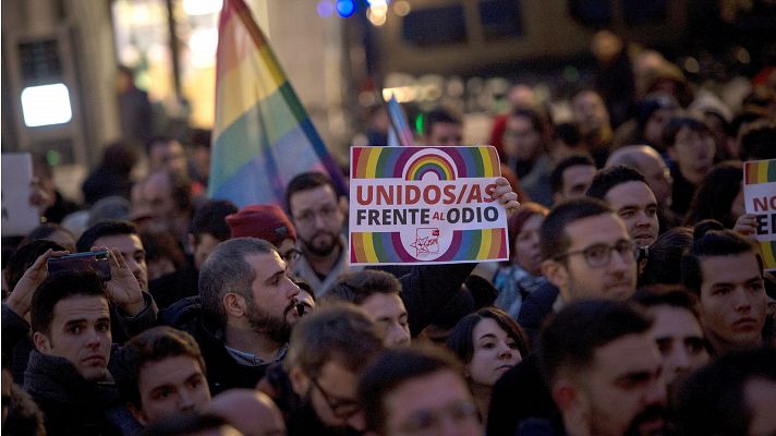 Telediario 1 - Concentración contra el 'pin parental' en Madrid