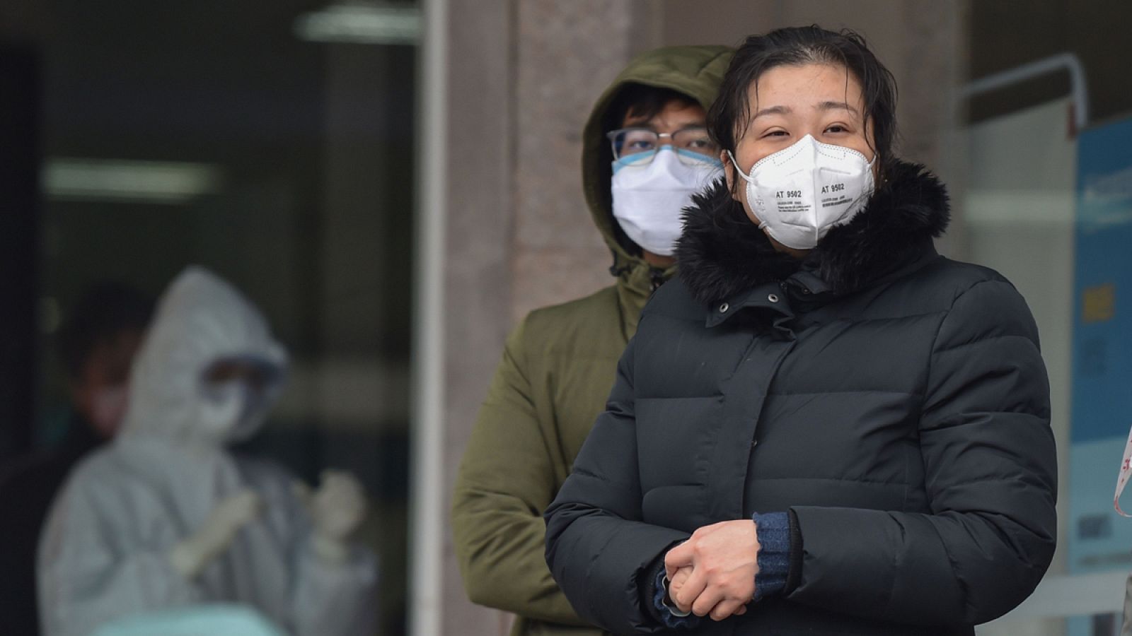 China eleva a 25 las muertes por la neumonía y cifra en 830 los infectados - RTVE.es