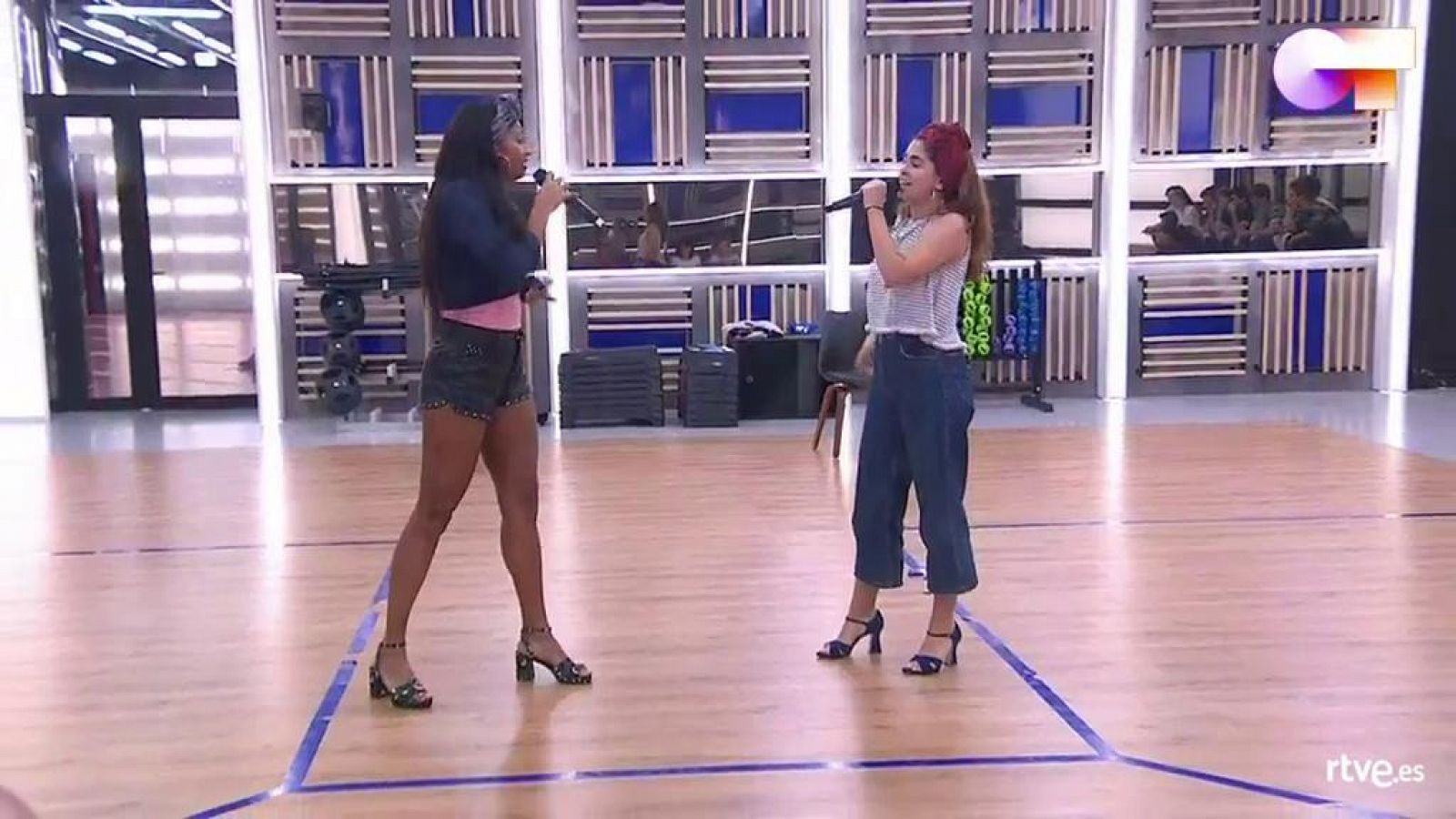 Anajú y Nia interpretan "Guantanamera", de Celia Cruz, en el segundo pase de micros de la Gala 2 de "Operación Triunfo 2020"