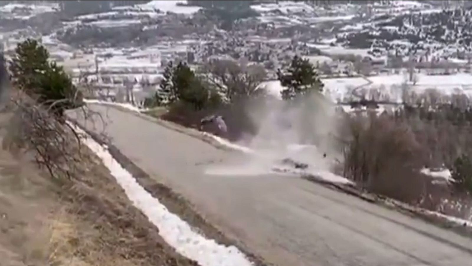 Brutal accidente de Ott Tänak durante el rally de Montecarlo - Conexión tdp | Ver