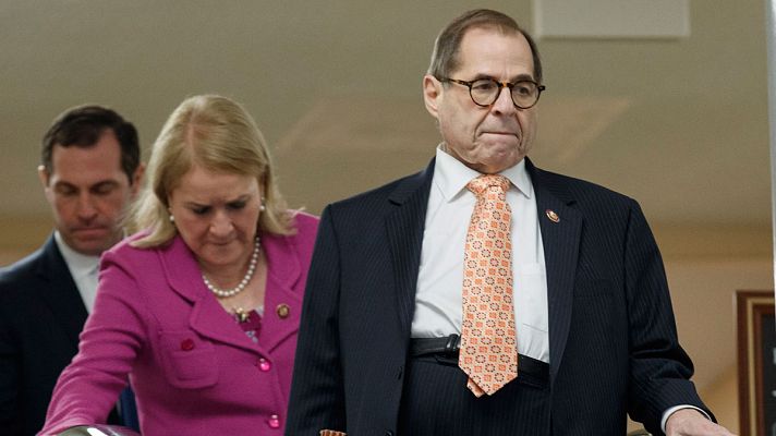  - Los demócratas advierten del peligro sin precedentes de la obstrucción de Trump: "Es un dictador"