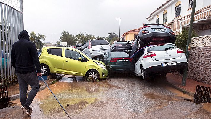 Informativo 24h - Una tromba de agua cae sobre el barrio malagueño de Campanillas