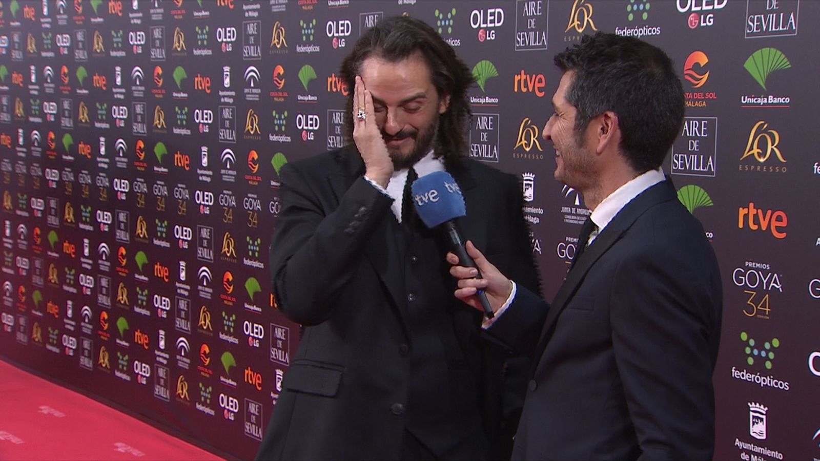 Goya 2020 - El apuro de Asier Etxeandía en la alfombra roja - RTVE.es | Ver