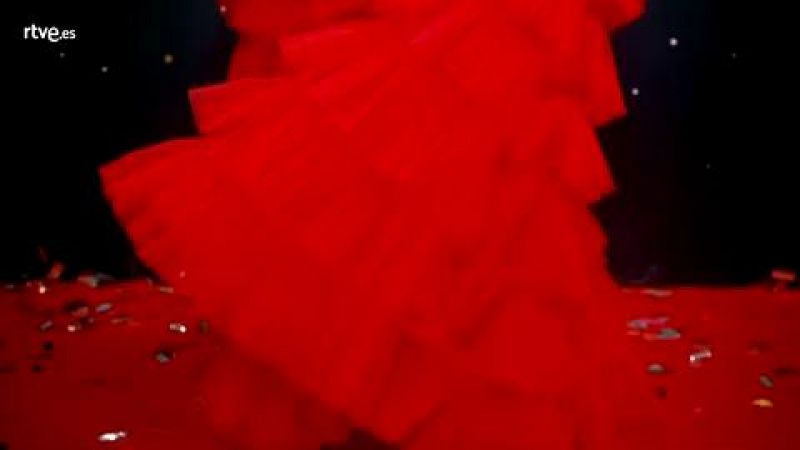 Premios Goya - Ester Exp�sito, de rojo y con brillantes en los ojos, en nuestra c�mara glamur