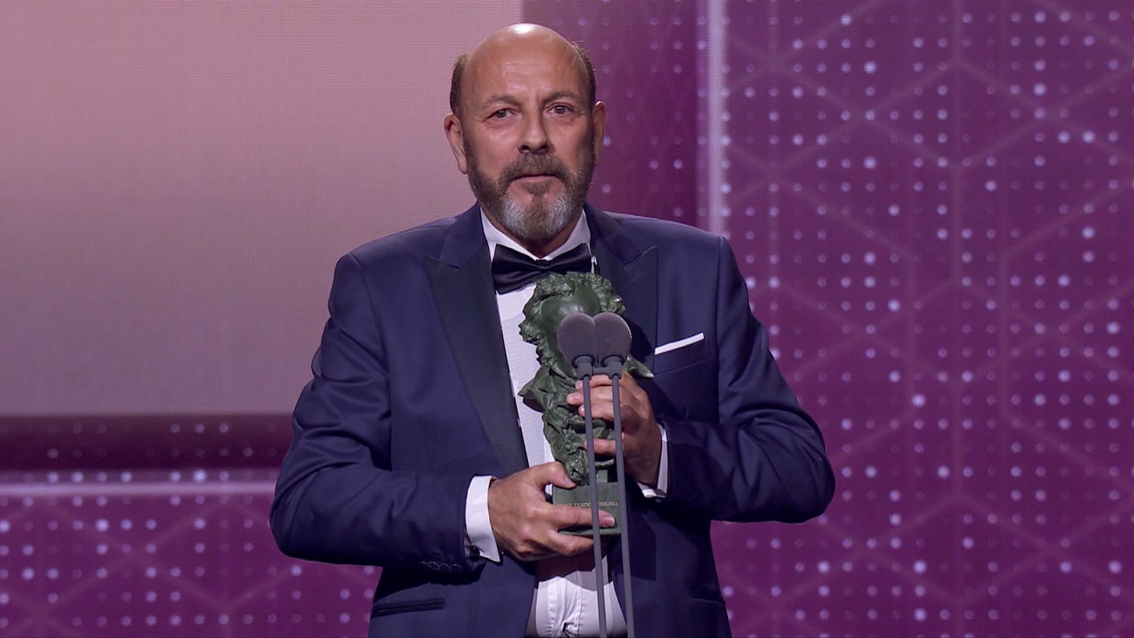 Javier Ruibal se arranca a cantar 'Intemperie', Goya a mejor canción original