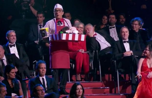 Premios Goya - Buenafuente y Abril venden de todo en el 'Mercagoya'