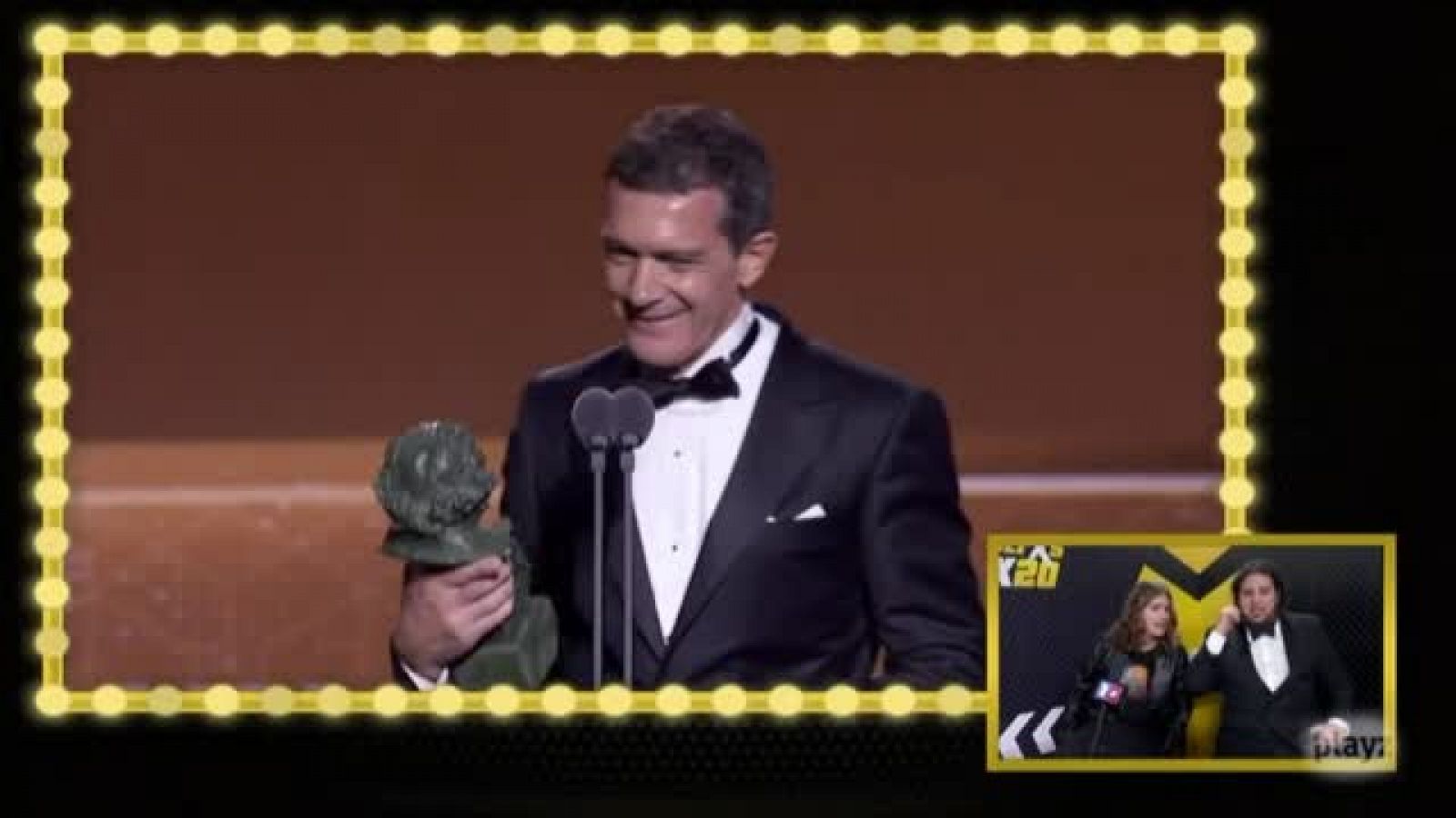 Gayos Golfx- Amaia Romero se cuela en el doblaje de Antonio Banderas | Ver