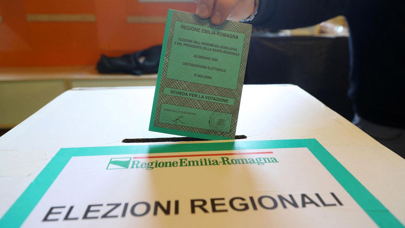 Italia celebra elecciones regionales en clave nacional