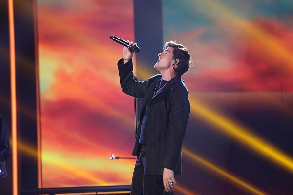 DVICIO interpreta "Dosis" y "Cinco sentidos" en la Gala 2