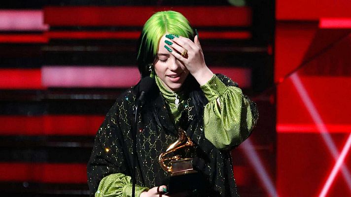 Billie Eilish arrasa en los Grammy y gana en las cuatro categorías principales