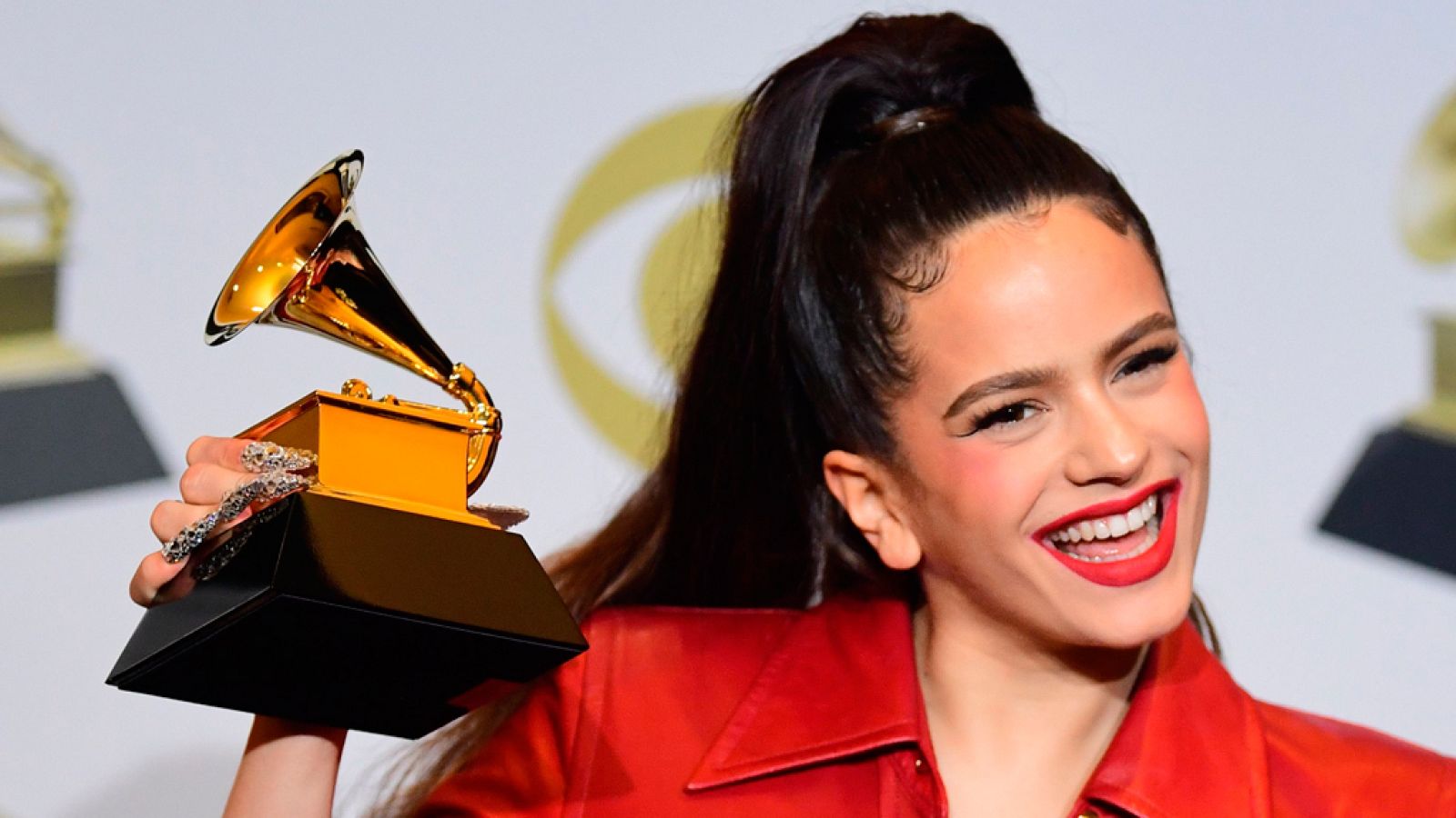 Rosalía, primera artista española en ganar un Grammy en una gala dominada por Billie Eilish