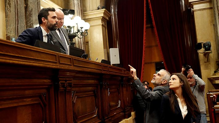 Informativo 24h - Torrent para el pleno del Parlament tras los gritos de "delincuente" de Ciudadanos a Torra