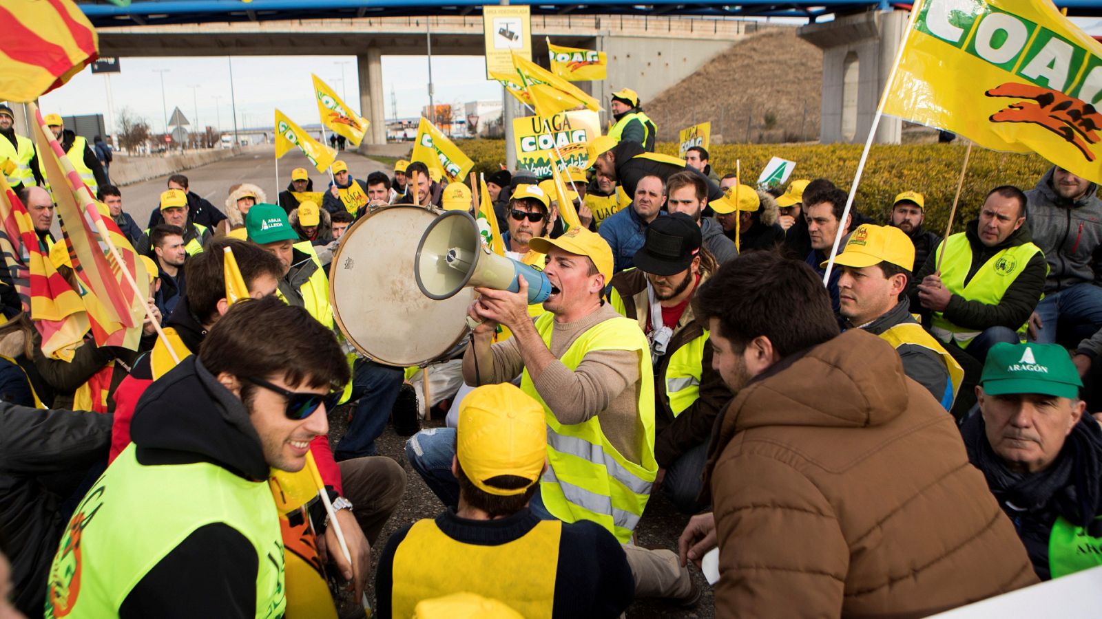 La Mañana - Agricultores aragoneses salen a las calles a protestar