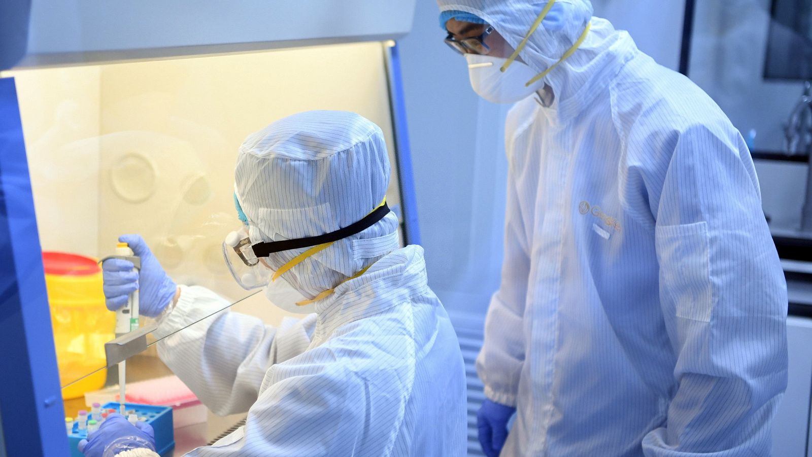 Científicos chinos esperan poder probar una vacuna contra el ...