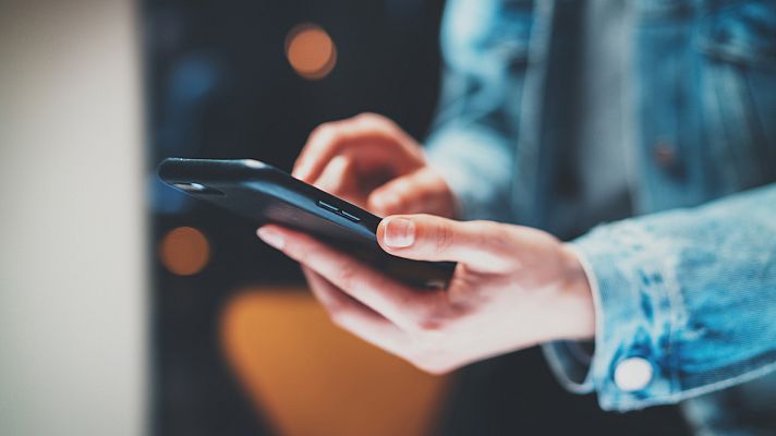 Telediario 1 - Los expertos recuerdan la importancia de gestionar bien la información personal en internet