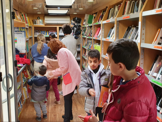 España Directo - Así celebra sus 30 años el bibliobus de Salamanca