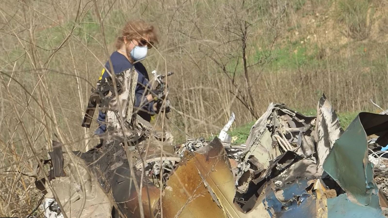 Recuperan los nueve cadáveres del lugar del accidente y siguen los homenajes a Bryant