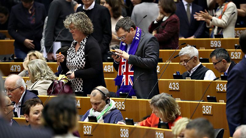 Los eurodiputados británicos se despiden del Parlamento Europeo ante el 'Brexit'