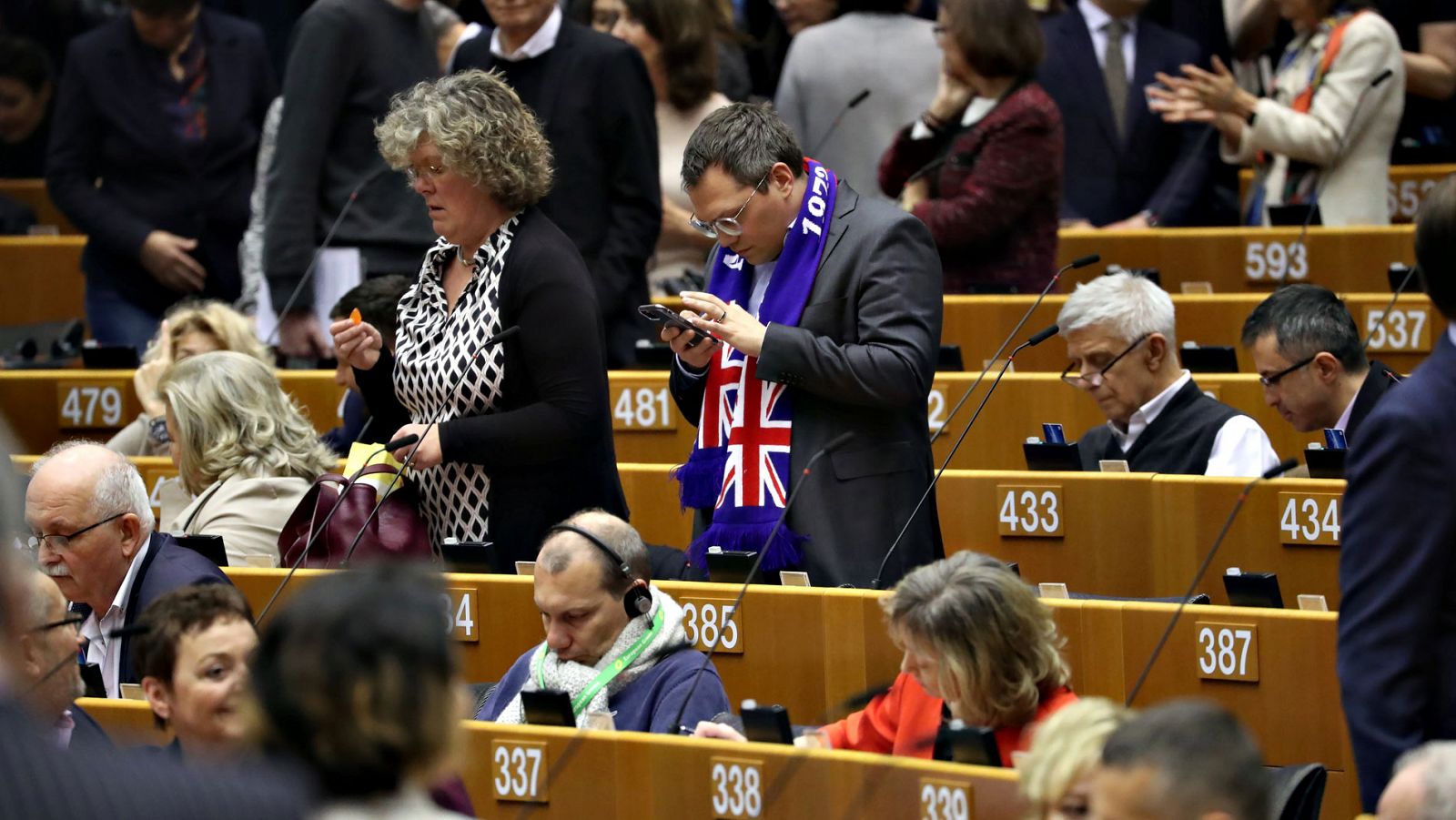 Los eurodiputados británicos se despiden del Parlamento Europeo ante el 'Brexit'