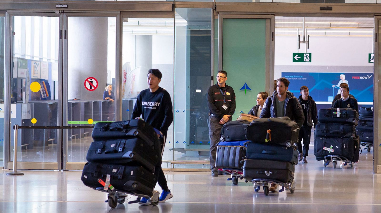 El equipo de fútbol de Wuhan llega a Andalucía para preparar la temporada