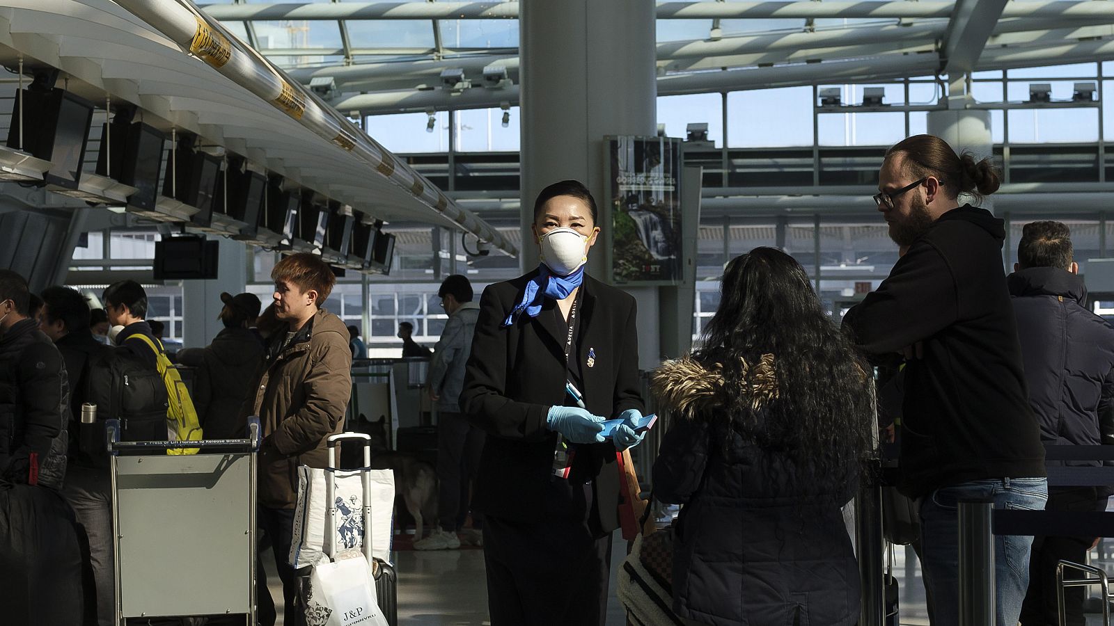 Iberia suspende temporalmente sus vuelos a China por el coronavirus - RTVE.es