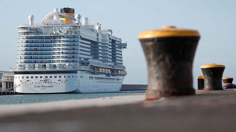 Un turista español en el crucero bloqueado en Italia por un caso sospechoso de coronavirus: "La situación es preocupante"