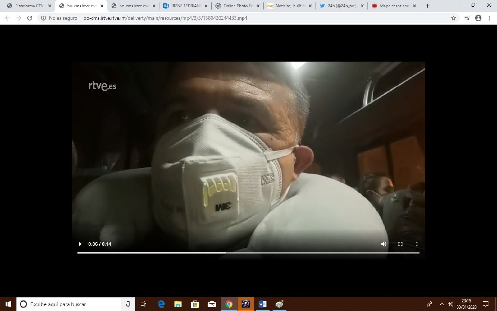 Los repatriados españoles se acercan al aeropuerto de Wuhan