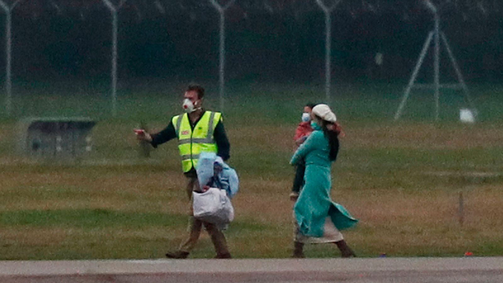 El avión que ha evacuado de Wuhan (China) a ciudadanos británicos y europeos, en el que viaja una veintena de españoles, ha aterrizado este viernes a mediodía en la base militar de Brize Norton, en Oxforshire (a las afueras de Londres). En una entrev