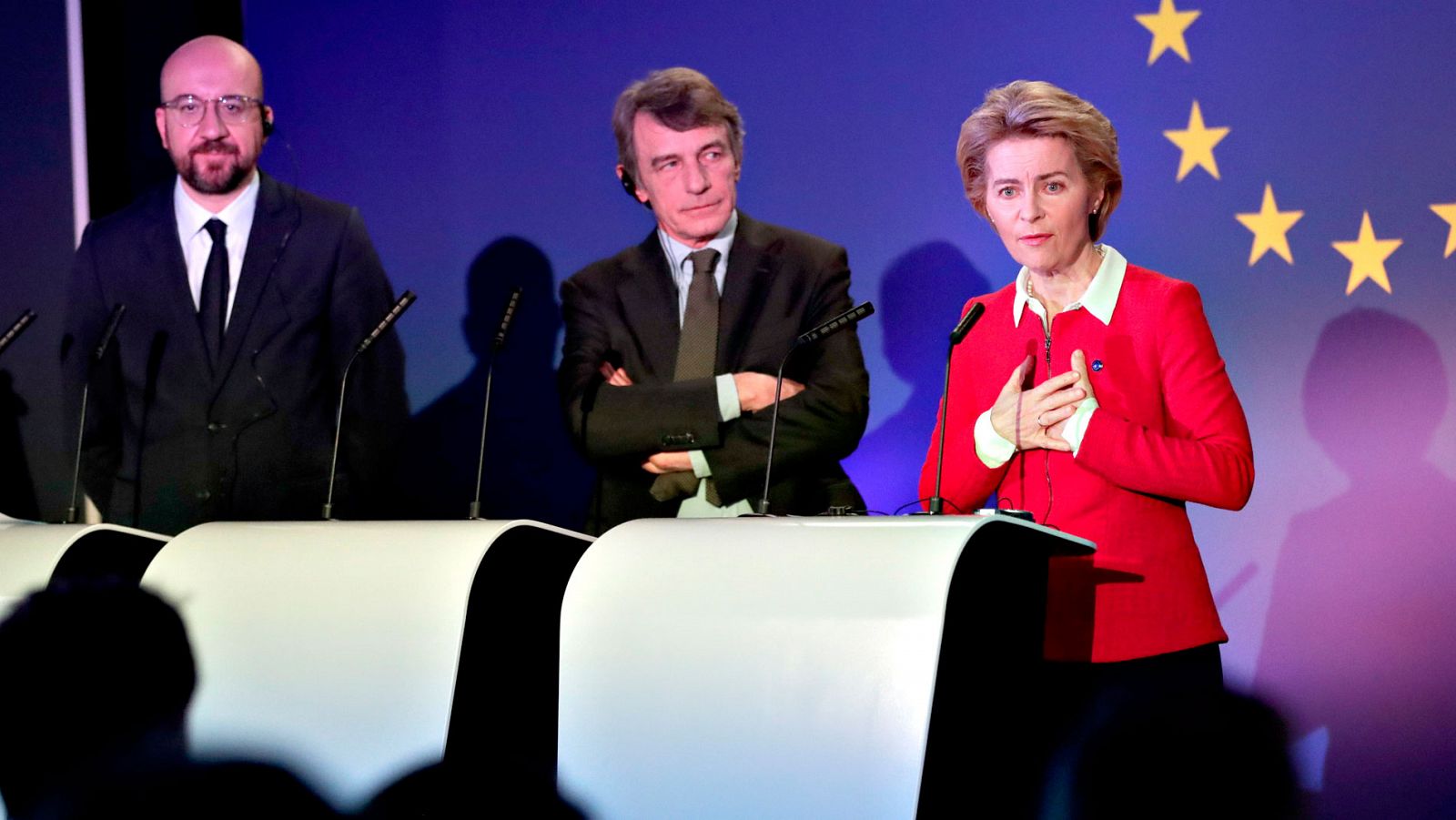 El presidente del Consejo Europeo, Charles Michel, el presidente del Parlamento Europeo, David Sassoli, y la presidenta de la Comisión Europea, Ursula von der Leyen