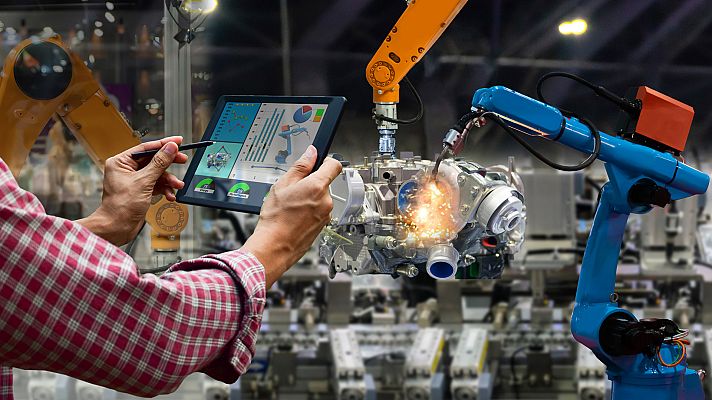 Telediario 1 - PIB: España creció un 2% en 2019, su menor alza en cinco años