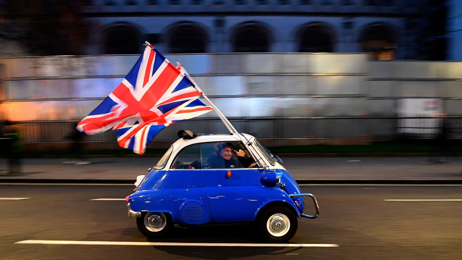 Reacciones al primer día fuera de la Unión Europea - Ver ahora