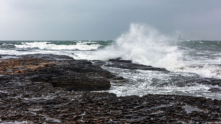 El tiempo - Intervalos de viento fuerte en las costas de Galicia